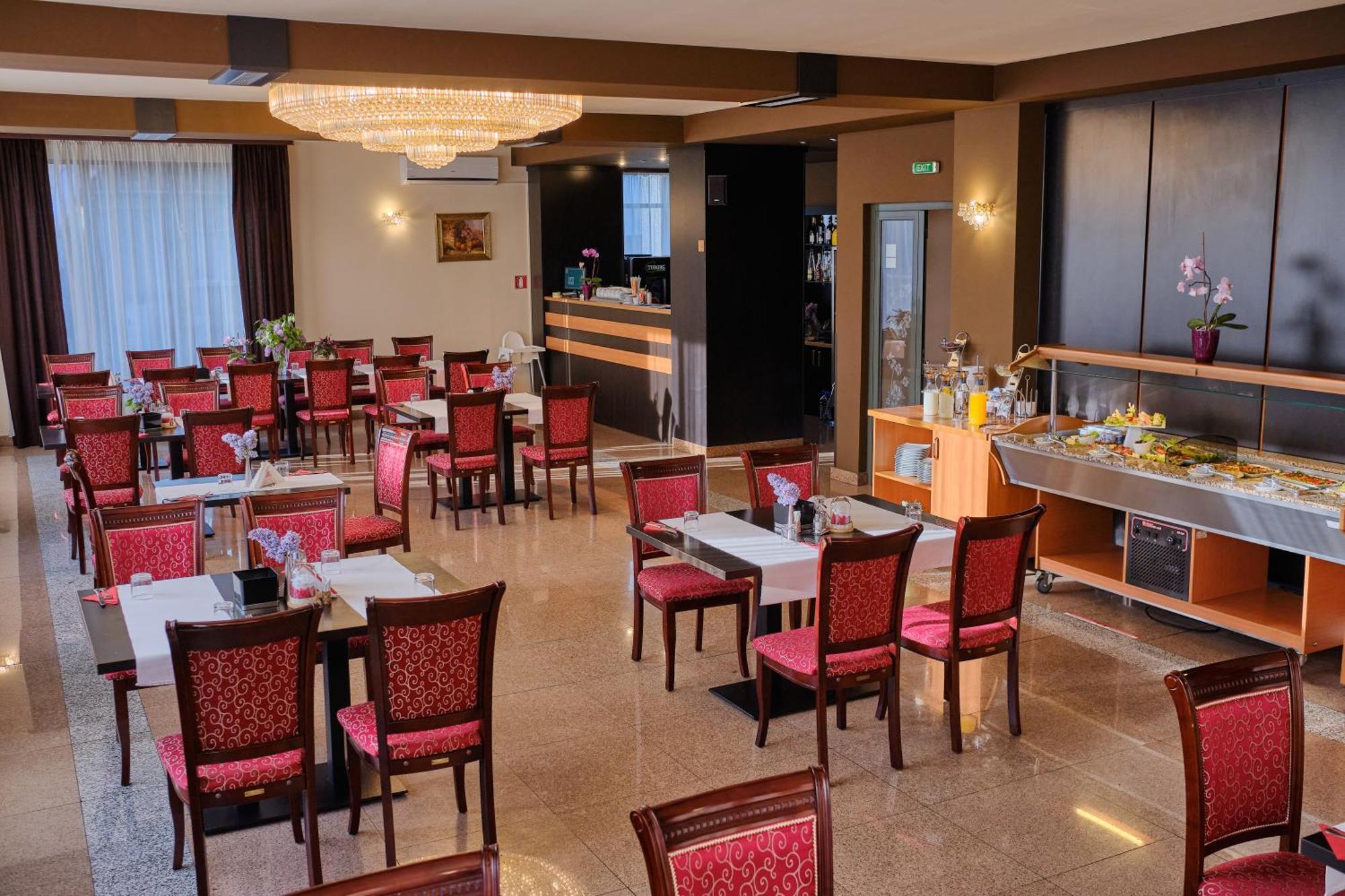 Hotel Regal Brašov Exteriér fotografie